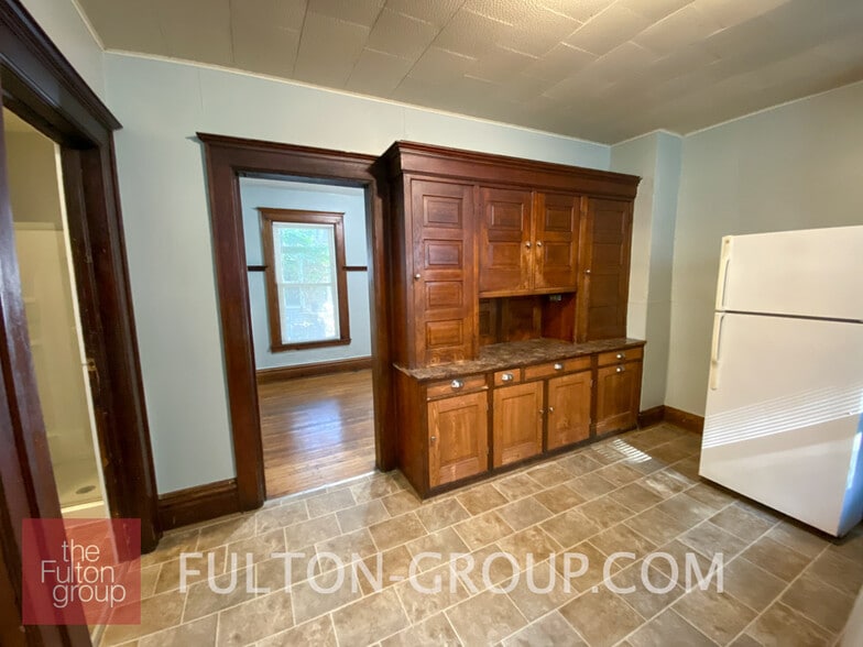 Building Photo - 714 Veto St NW