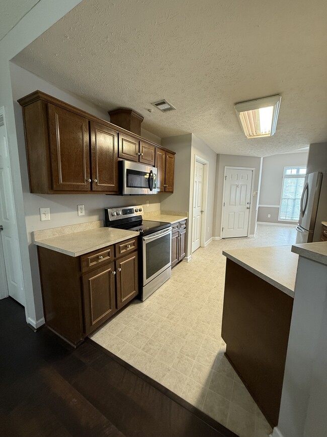 Building Photo - Santee Court