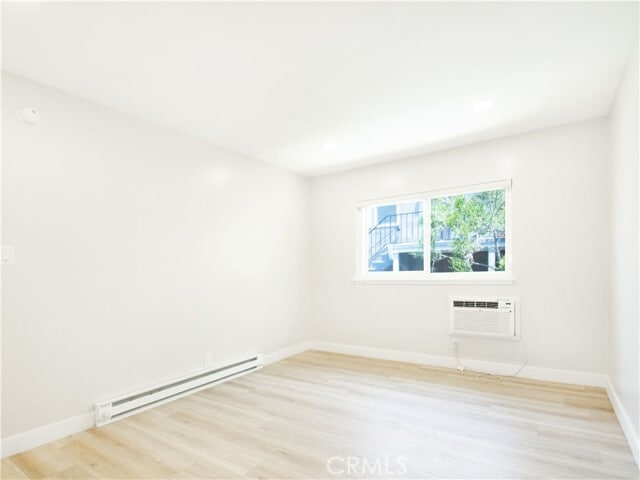 Building Photo - 2027 Vista Del Mar Ave