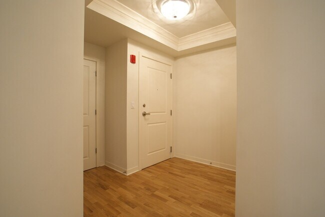 Building Photo - 425 Benjamin Dr