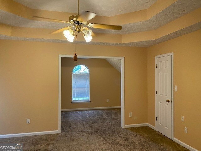 Building Photo - 615 Autumn Leaf Cir