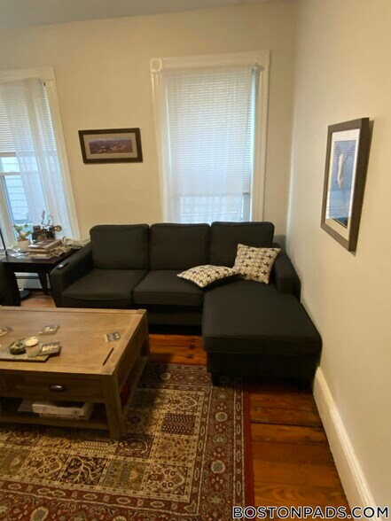 Building Photo - 339 Beacon St