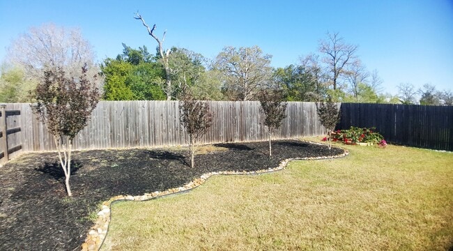 Building Photo - Lovely Single Story, 3 bedrooms, 2 bathrooms, Home in Northeast Austin!!!!