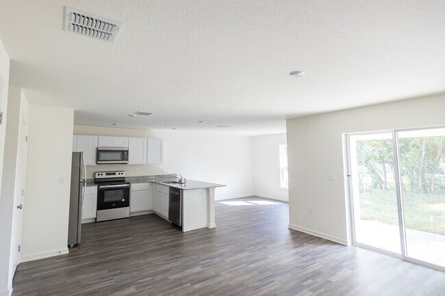 Building Photo - 664 Hillview Lp