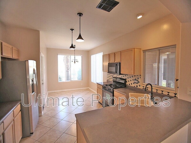 Building Photo - 8543 W Shaw Butte Dr