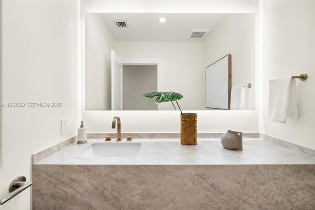 Building Photo - 10945 SW 75th Ct