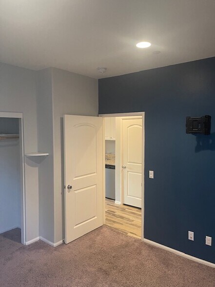 Building Photo - 34882 Kingsnake Ave