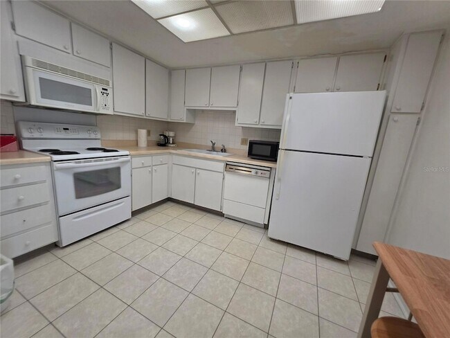 Building Photo - 675 S Gulfview Blvd