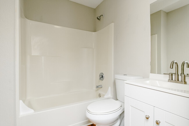 Building Photo - NEWLY RENOVATED 2 bedroom, 1 bathroom at Gilbert Townes