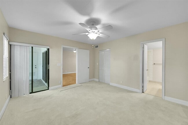 Building Photo - 2518 NW 89th Dr
