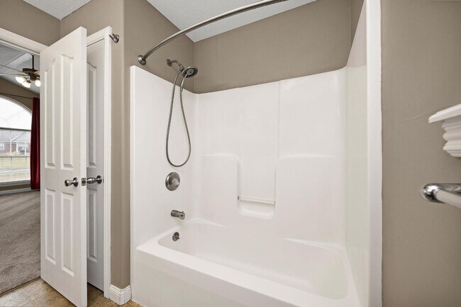 Building Photo - 73 Rosenberger Ln