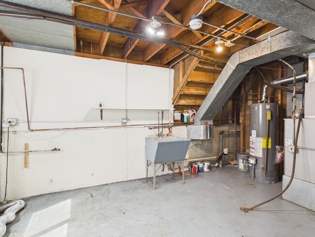 Building Photo - 209 Todd St