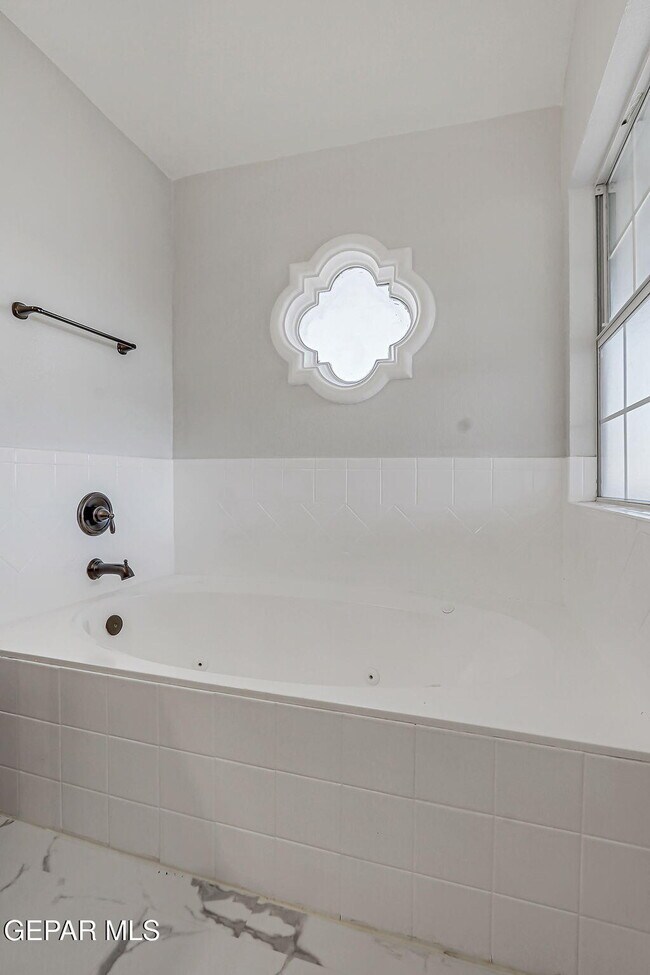 Building Photo - 485 Jeweled Mesa Ct