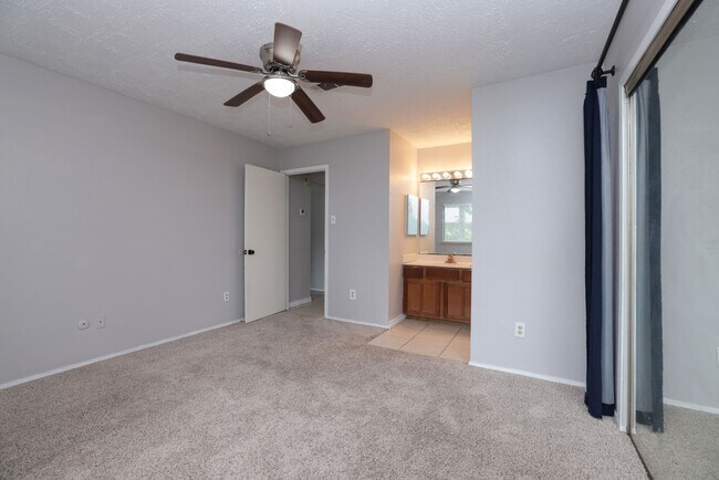 Building Photo - 4623 Whispering Rock Ln