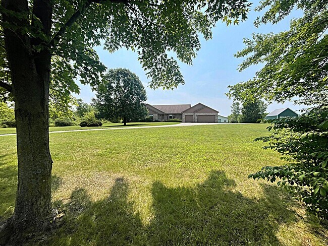 Building Photo - 5736 Willis Rd
