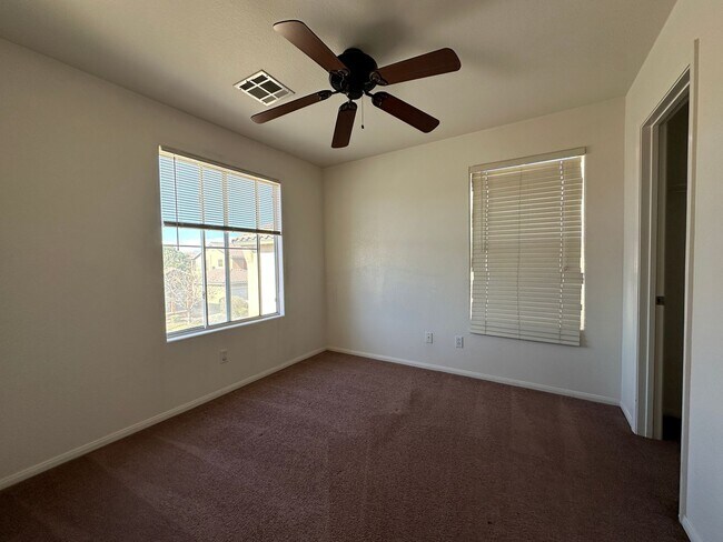 Building Photo - 3 Bedroom, 2.5 Bath, 2 Car garage