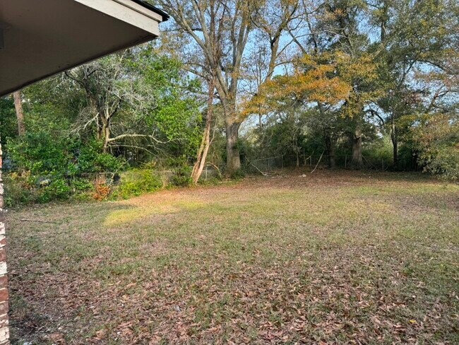 Building Photo - 2662 Carver