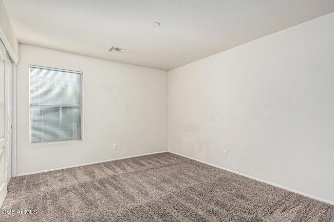 Building Photo - 16423 W Monroe St
