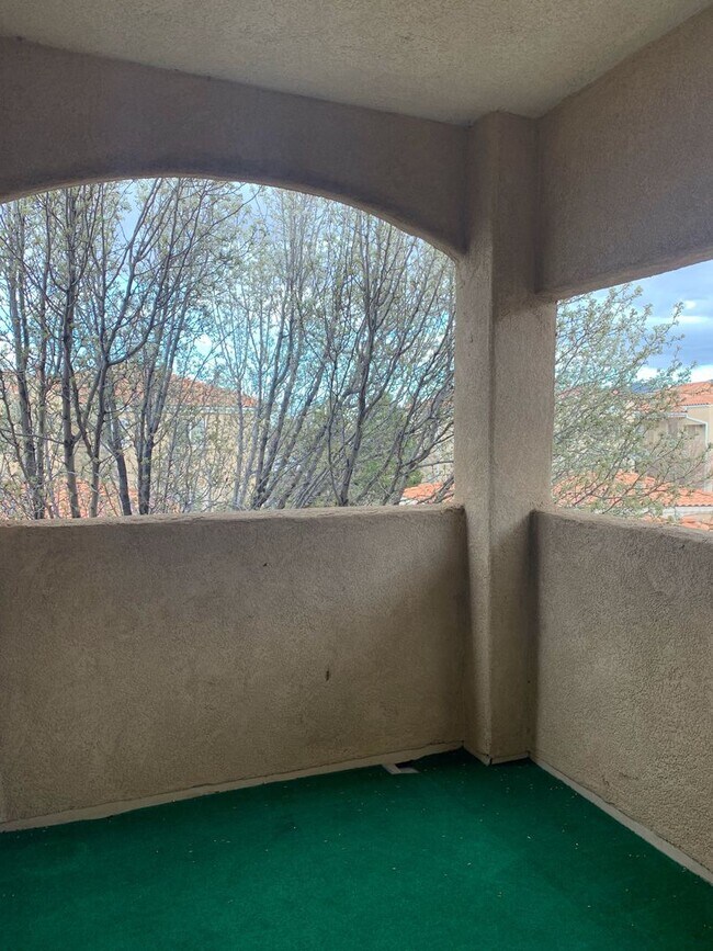 Building Photo - Beautiful 1 Bedroom, 1 Bath Condo In The NE!