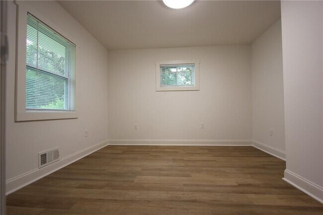 Building Photo - 3533 Larkspur Terrace