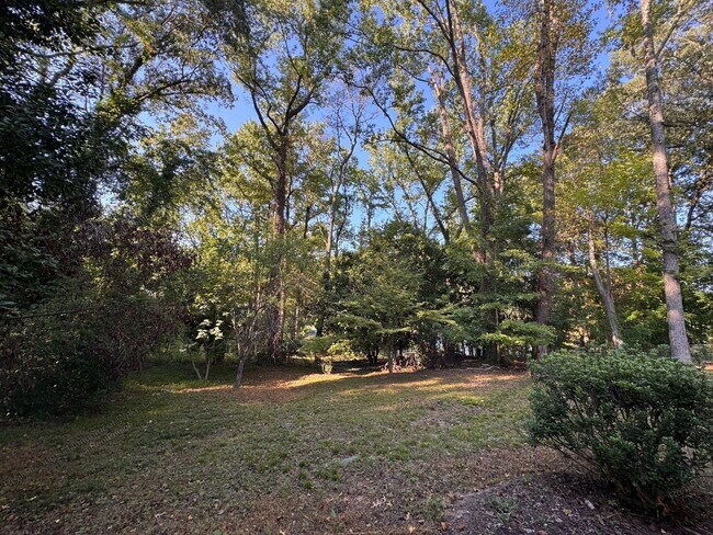 Building Photo - 612 Essington Pl