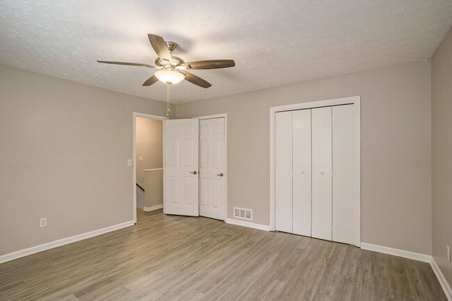 Building Photo - Lovely 3BR/2BA Duplex close to Downtown Covington!