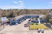 Building Photo - 529 E Pass Rd