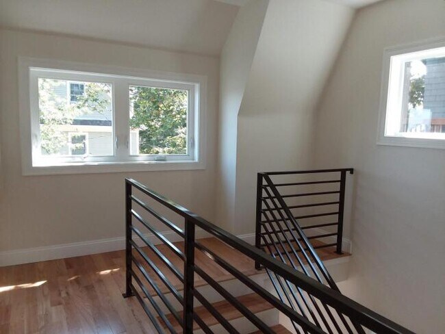 Building Photo - 4 bedroom in Boston MA 02120