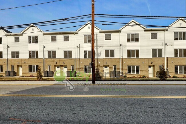 Building Photo - First Month Free Rent – Brand New 2BR/3BA Townhome with Garage