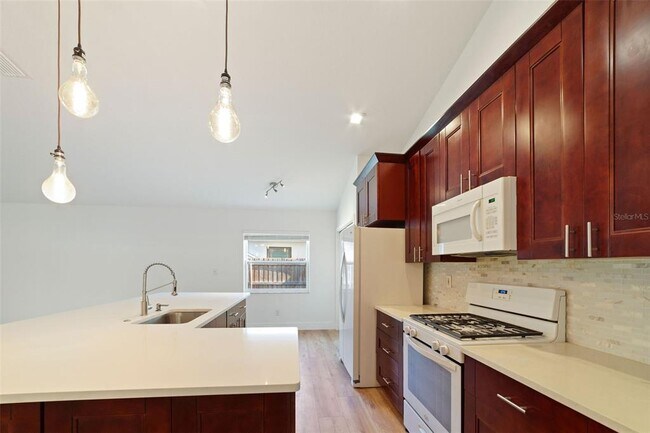 Building Photo - 24407 Rolling View Ct