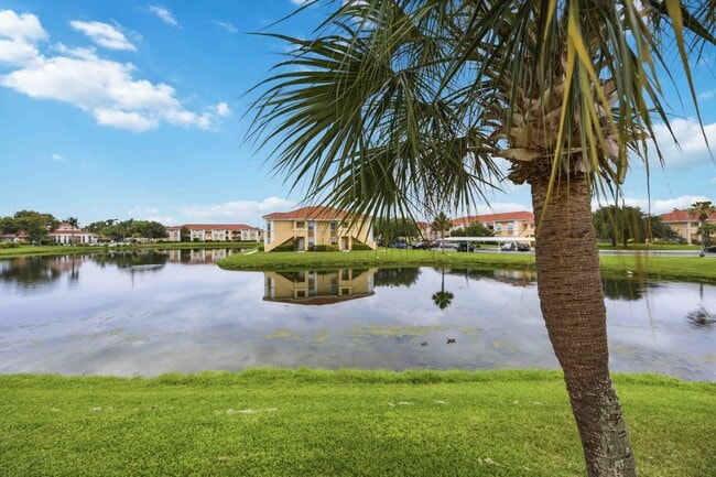 Building Photo - 2/2 condo with beautiful water views available now for an annual lease