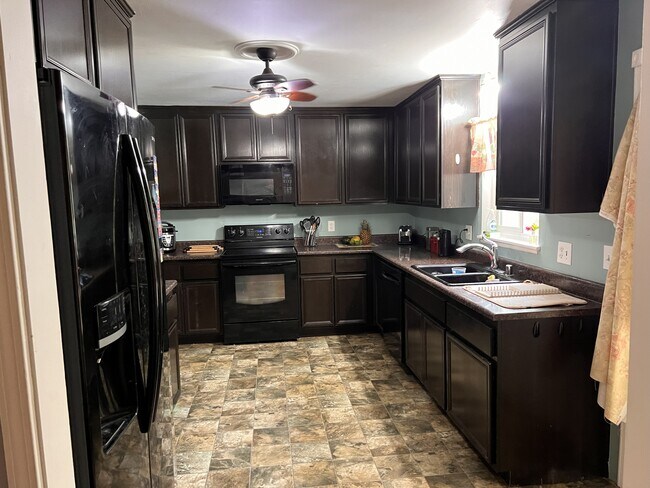 Building Photo - 52 Arbol Ave