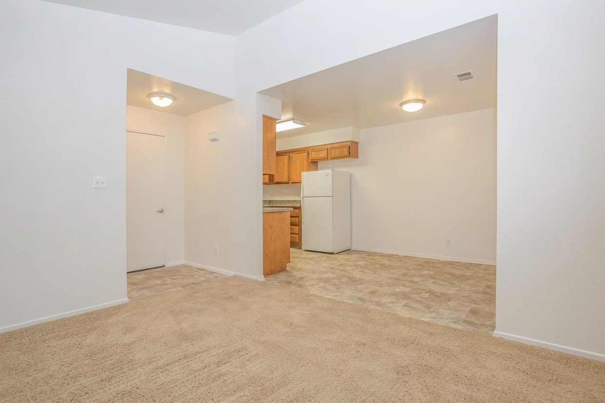 Cambridge Village Apartments Bakersfield