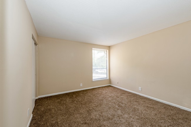 Building Photo - 3280 Drexel Ln