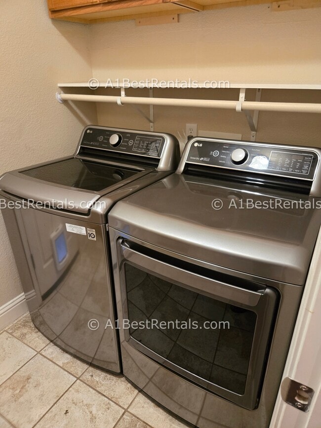 Building Photo - 1271 Grange Way