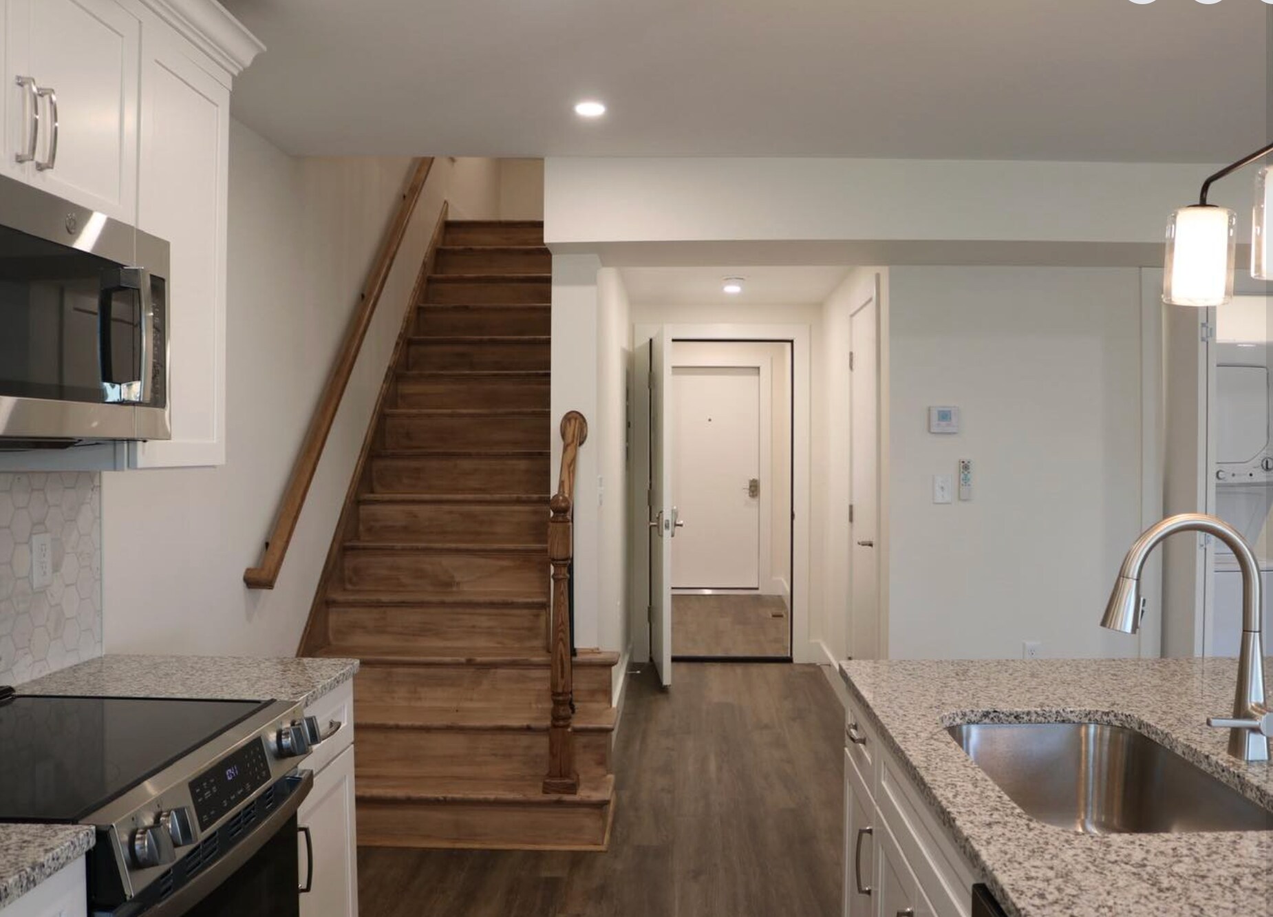 Building Photo - 108 W Market St