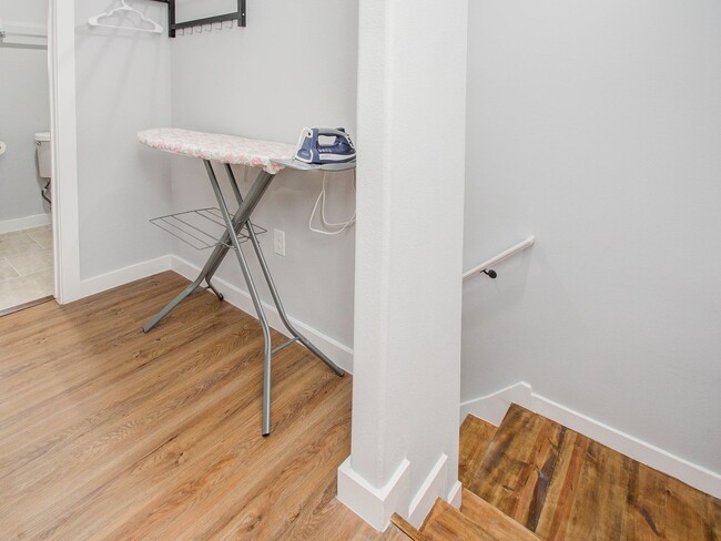 Building Photo - 6610 Haight St