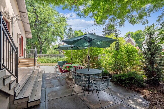Building Photo - Spacious Comfort in Park Hill – 4-Bed, 2.5...
