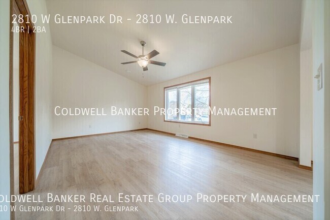 Building Photo - 2810 W Glenpark Dr