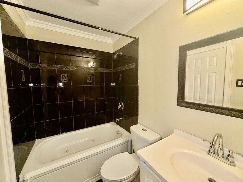 Building Photo - 5173 Mt Rushmore Dr