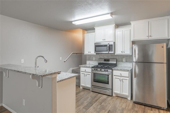 Building Photo - 2132 Buena Vida Ln