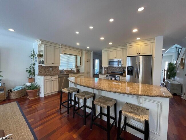 Building Photo - 12 Seaside Ct