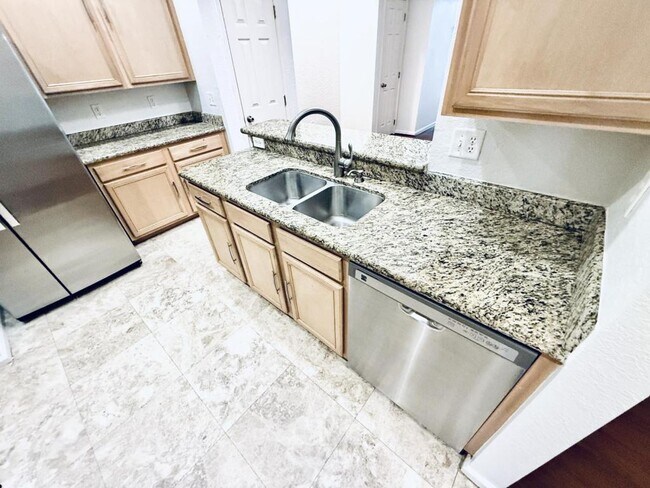 Building Photo - 2983 Ashland Ln S