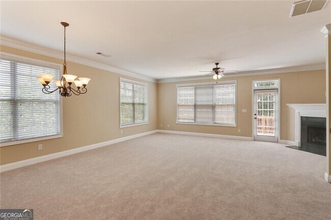 Building Photo - 5060 Windcrest Ln