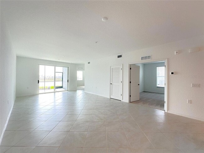 Building Photo - 14204 Heritage Landing Blvd