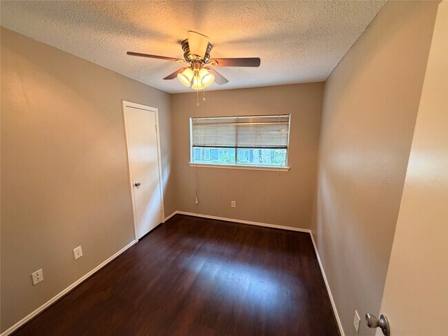 Building Photo - 3227 Glade Springs Dr