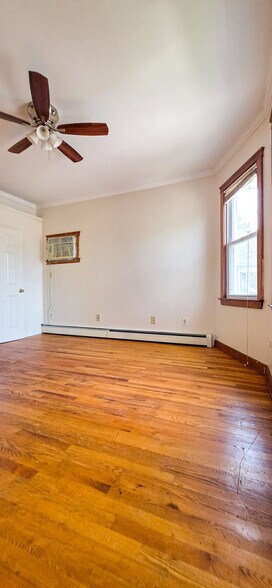 Building Photo - 97 Elm St