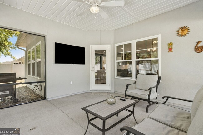 Building Photo - 166 Verano St