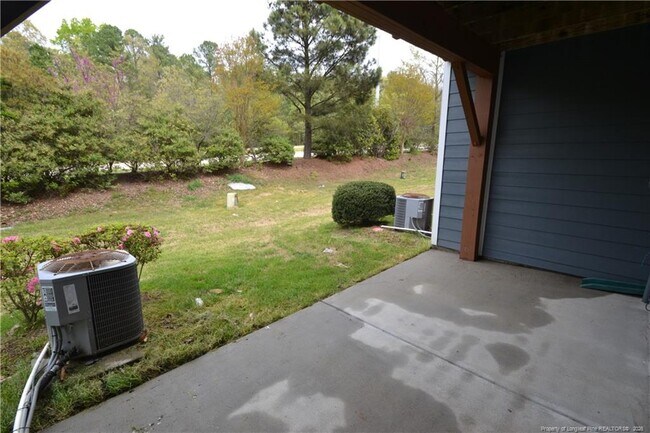Building Photo - 327 Dove Cottage Ln