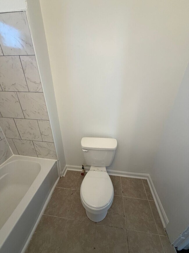 Building Photo - Beautifully Renovated 4bdrm/1.5bth Home Located in Richmond's Northside!!